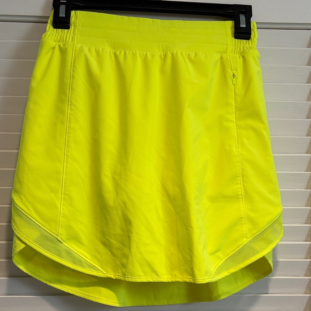 Lululemon Size 4 Neon Yellow Active Skirt with shorts